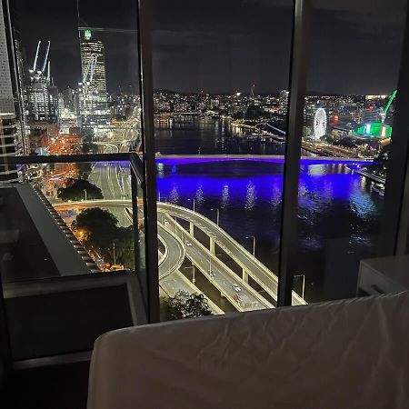 City Living - Brisbane River-View 2 Bedroom Apt Exterior photo