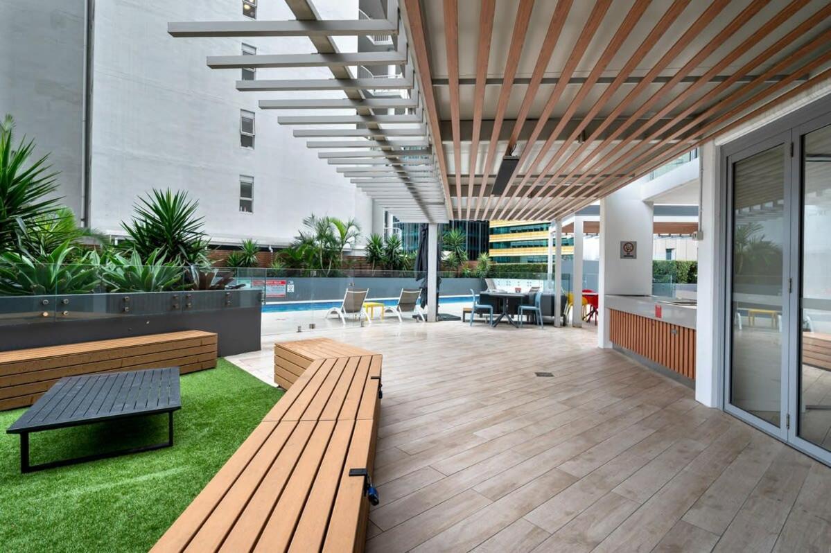 City Living - Brisbane River-View 2 Bedroom Apt Exterior photo