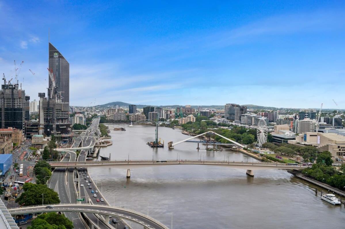City Living - Brisbane River-View 2 Bedroom Apt Exterior photo